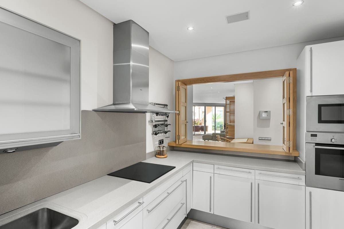 2 slaapkamer Appartement te koop in Golden Mile met zwembad - € 1.080.000 (Ref: 9527986)