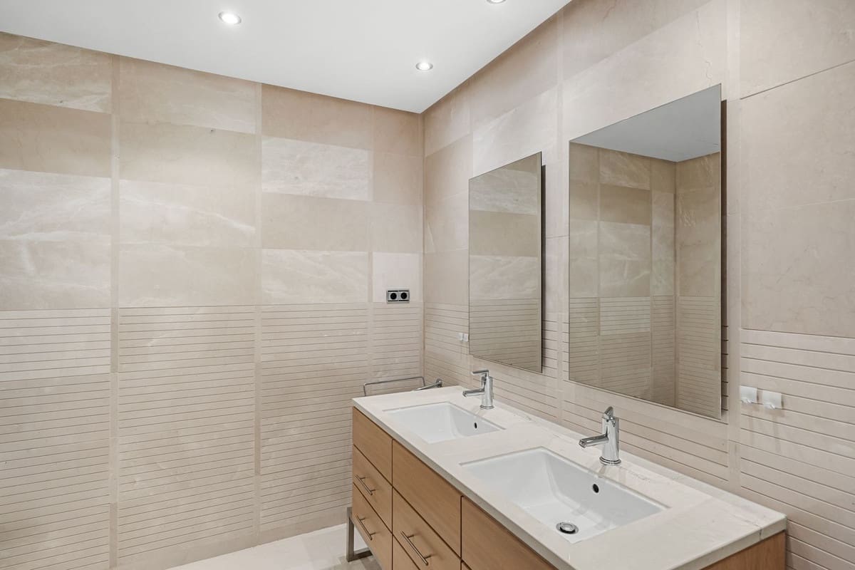 2 slaapkamer Appartement te koop in Golden Mile met zwembad - € 1.080.000 (Ref: 9527986)