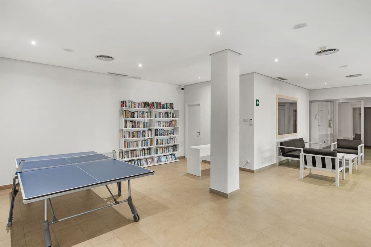 2 slaapkamer Appartement te koop in Golden Mile met zwembad - € 1.080.000 (Ref: 9527986)