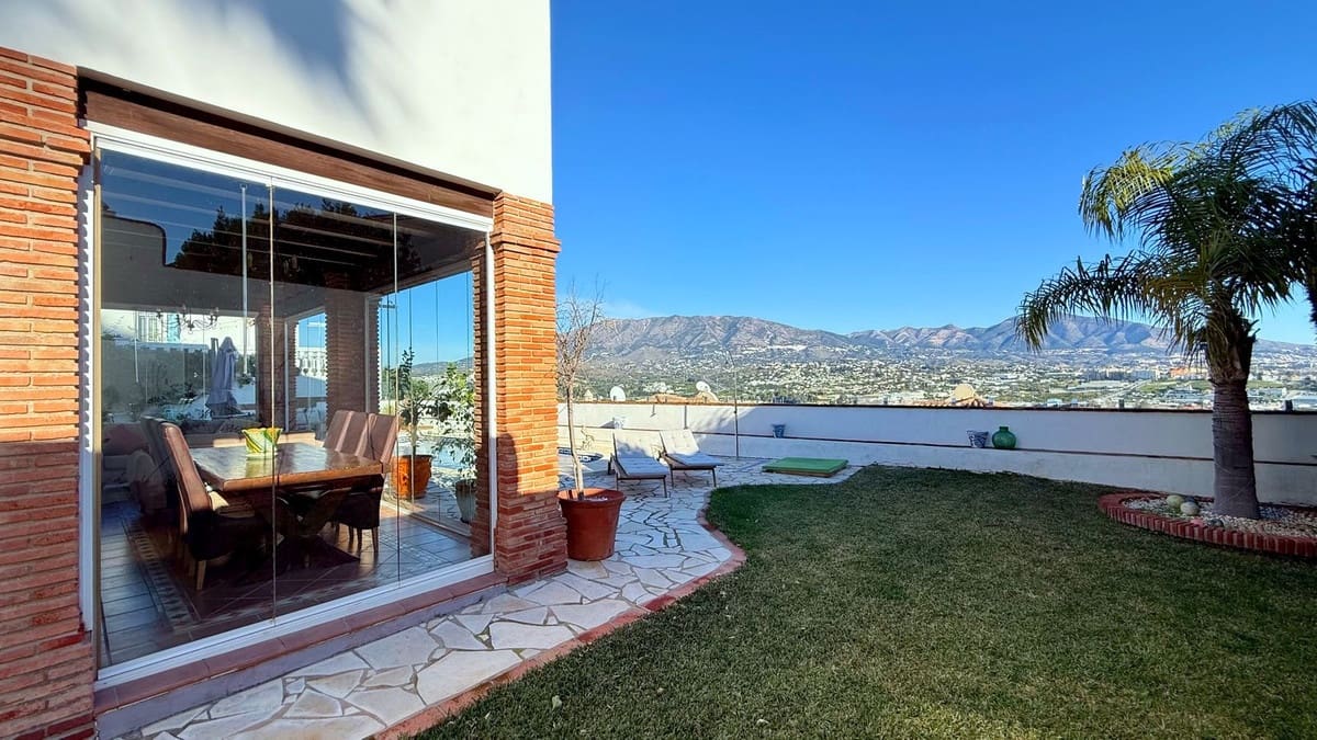 4 sypialnia Willa na sprzedaż w Mijas Costa - 760 000 € (Ref: 9527987)