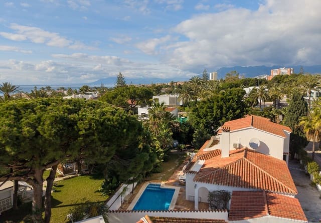 5 sovrum Villa till salu i Marbesa, Marbella med pool - 1 290 000 € (Ref: 9527988)