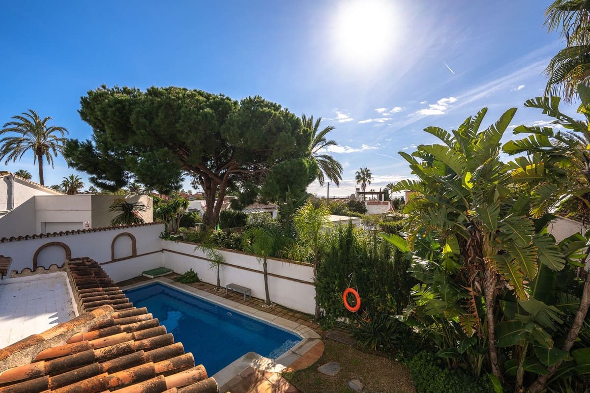 5 sovrum Villa till salu i Marbesa med pool - 1 290 000 € (Ref: 9527988)