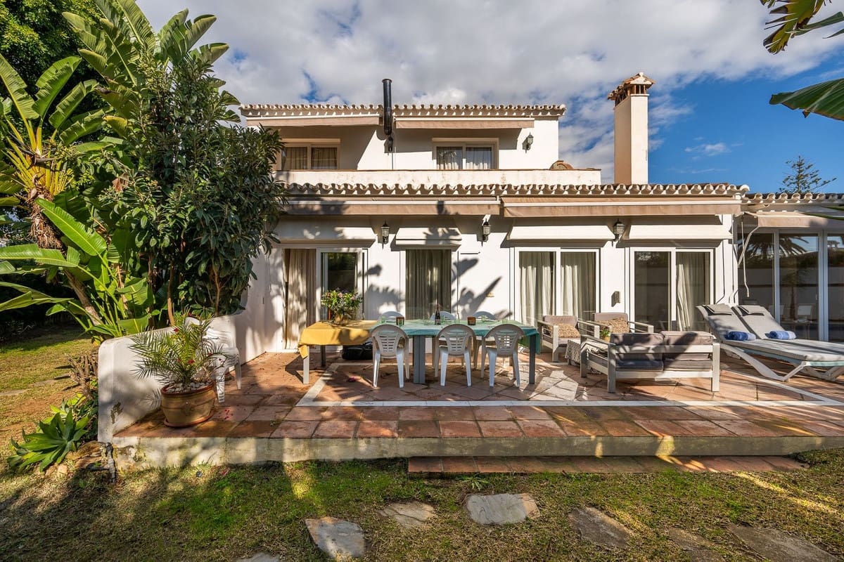 5 sovrum Villa till salu i Marbesa med pool - 1 290 000 € (Ref: 9527988)