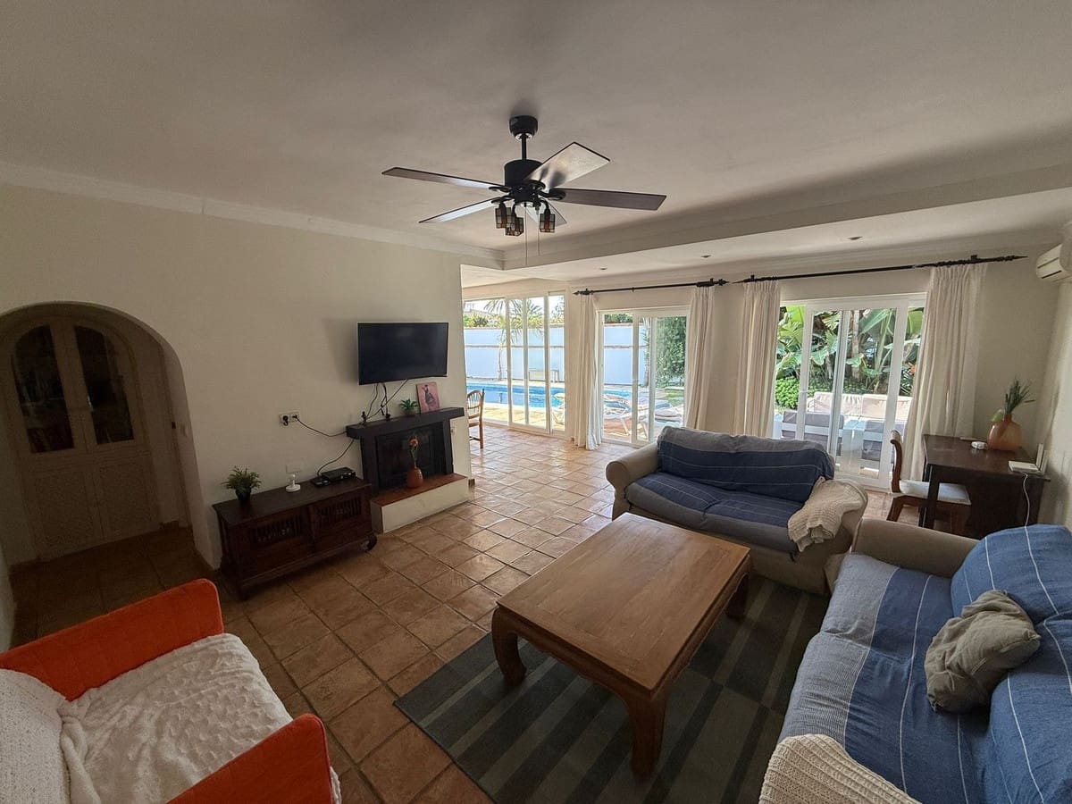 5 sovrum Villa till salu i Marbesa med pool - 1 290 000 € (Ref: 9527988)