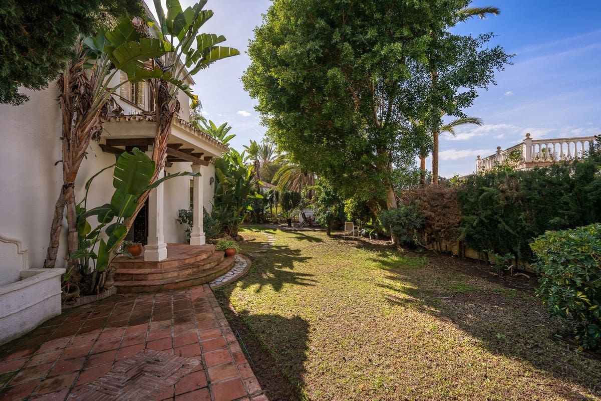 5 sovrum Villa till salu i Marbesa med pool - 1 290 000 € (Ref: 9527988)