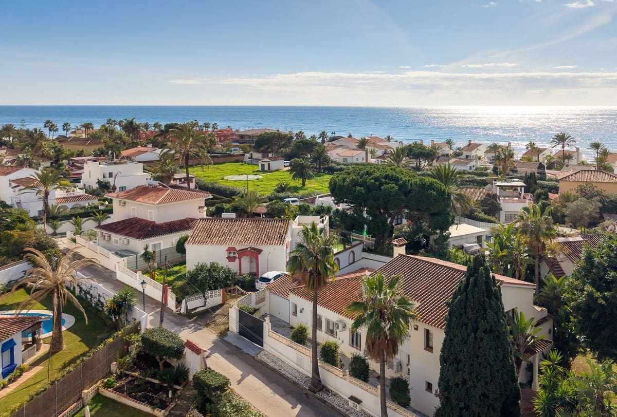 5 sovrum Villa till salu i Marbesa med pool - 1 290 000 € (Ref: 9527988)