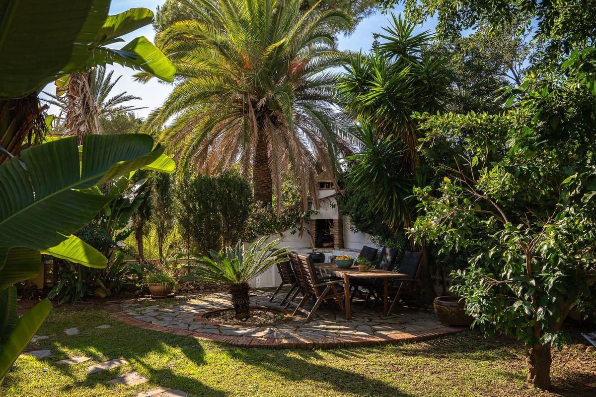 5 sovrum Villa till salu i Marbesa med pool - 1 290 000 € (Ref: 9527988)