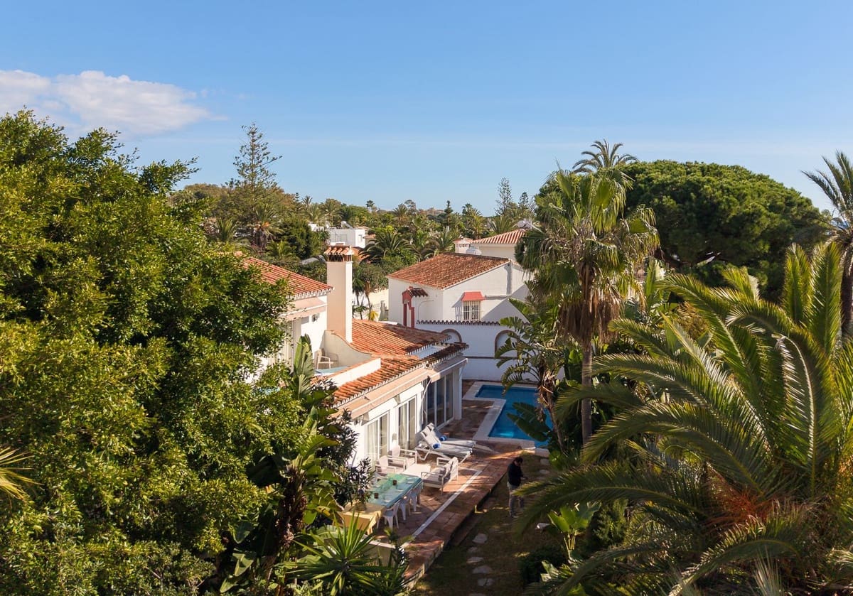 5 sovrum Villa till salu i Marbesa med pool - 1 290 000 € (Ref: 9527988)