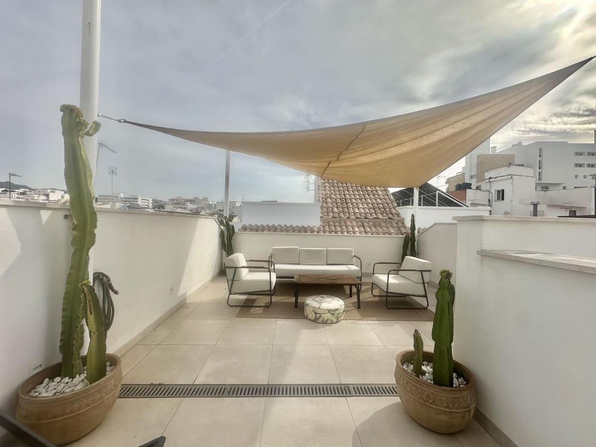 2 bedroom Townhouse for sale in Marbella - € 590,000 (Ref: 9534032)