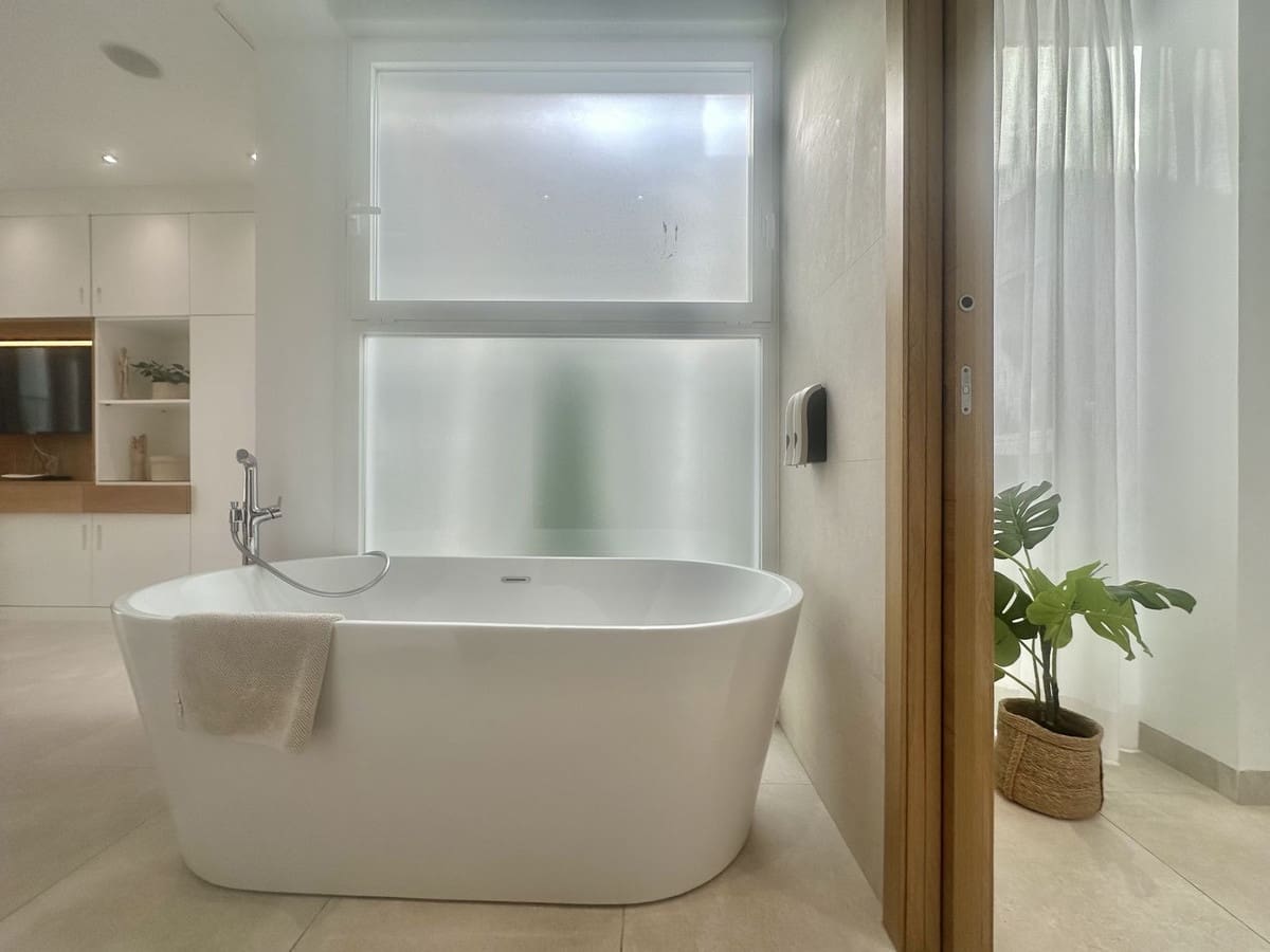 2 bedroom Townhouse for sale in Marbella - € 590,000 (Ref: 9534032)