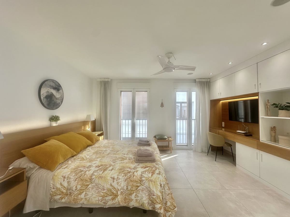 2 bedroom Townhouse for sale in Marbella - € 590,000 (Ref: 9534032)