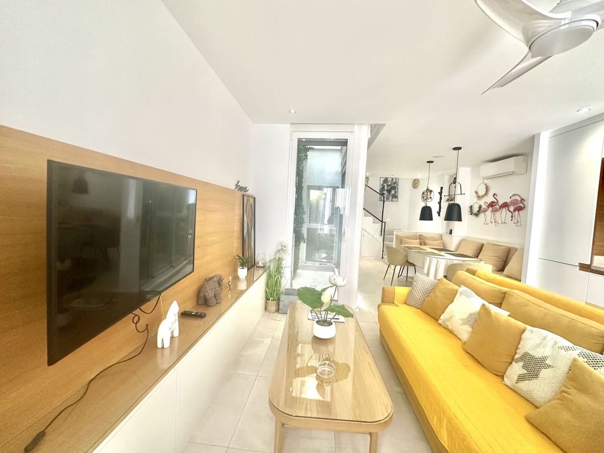 2 bedroom Townhouse for sale in Marbella - € 590,000 (Ref: 9534032)