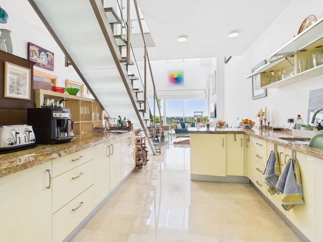 4 soverom Villa til salgs i Parque Central, Estepona med svømmebasseng - € 1 195 000 (Ref: 9534035)