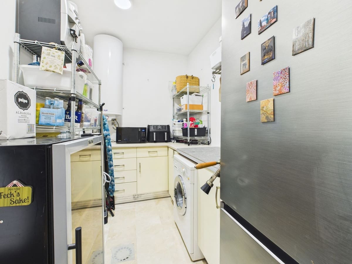 4 soverom Villa til salgs i Estepona med svømmebasseng - € 1 195 000 (Ref: 9534035)