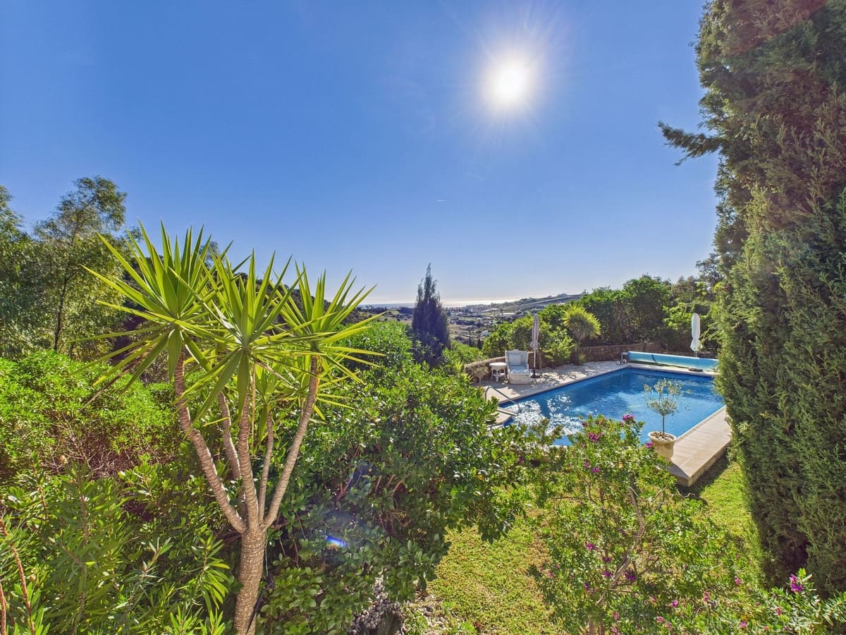 4 soverom Villa til salgs i Estepona med svømmebasseng - € 1 195 000 (Ref: 9534035)