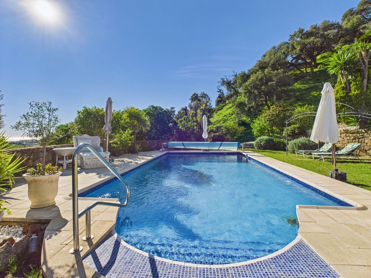 4 soverom Villa til salgs i Estepona med svømmebasseng - € 1 195 000 (Ref: 9534035)