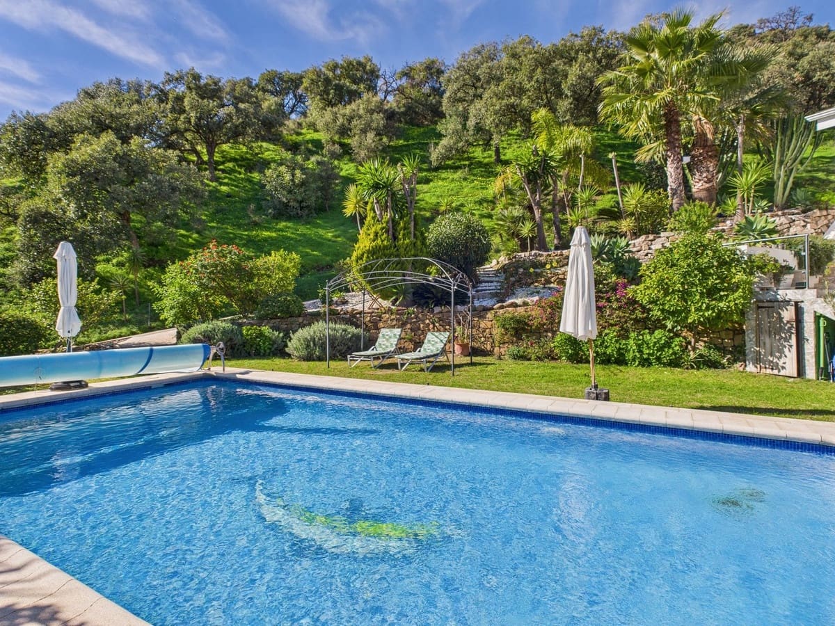 4 soverom Villa til salgs i Estepona med svømmebasseng - € 1 195 000 (Ref: 9534035)