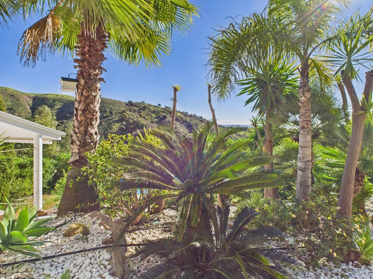 4 soverom Villa til salgs i Estepona med svømmebasseng - € 1 195 000 (Ref: 9534035)