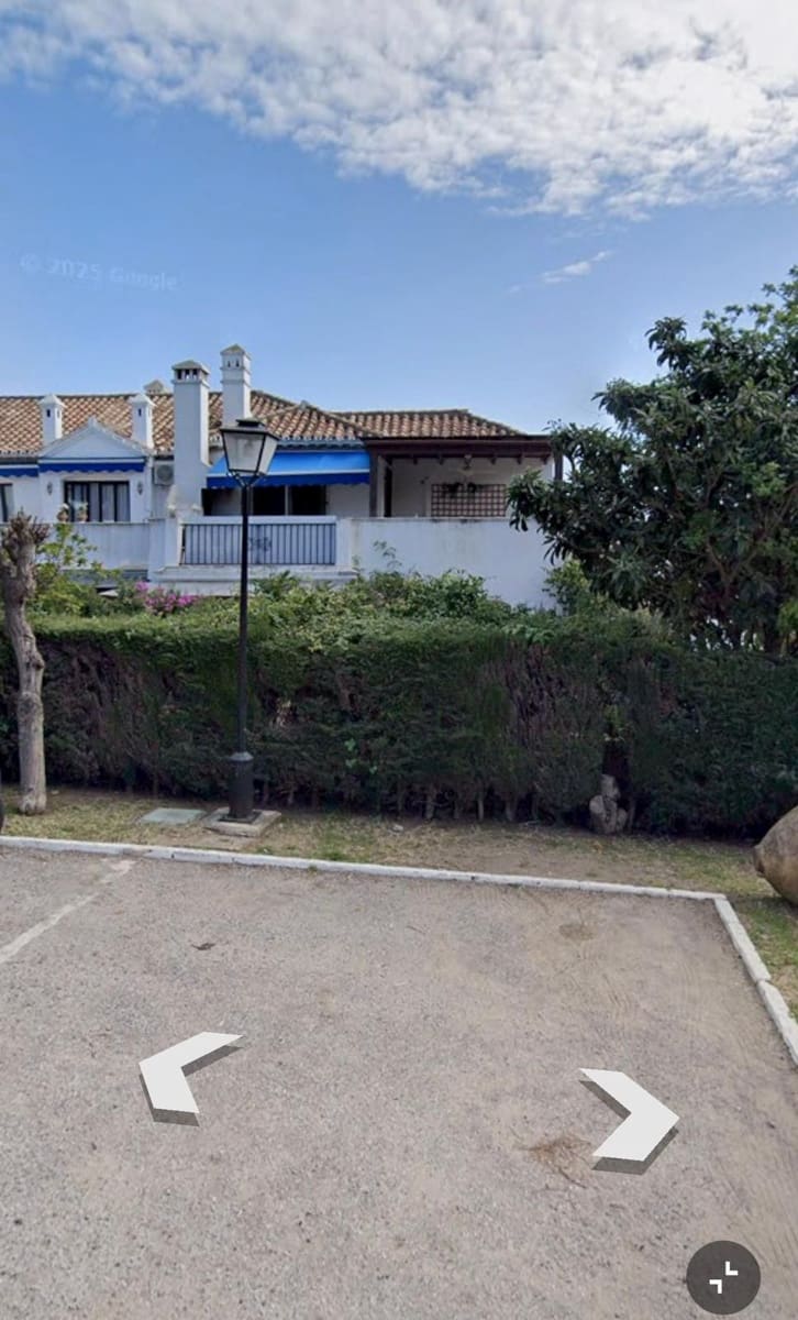 2 quarto Casa em Banda para venda em Estepona com piscina - 345 000 € (Ref: 9534038)