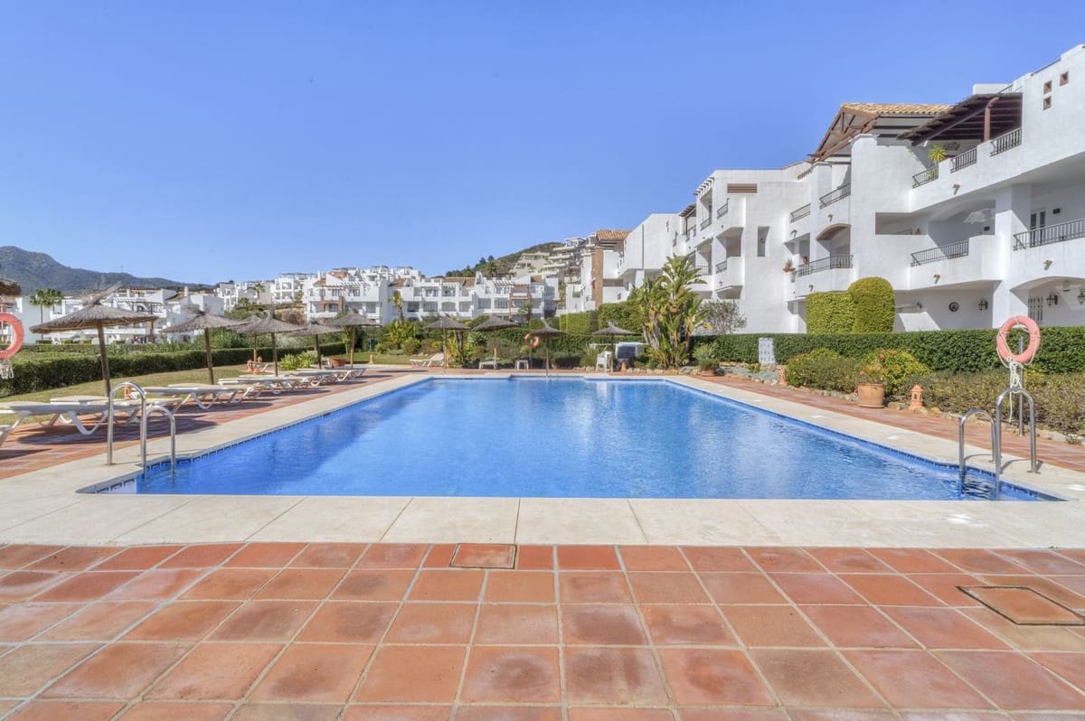 3 Zimmer Apartment zu verkaufen in Los Arqueros mit Pool - 470.000 € (Ref: 9534042)