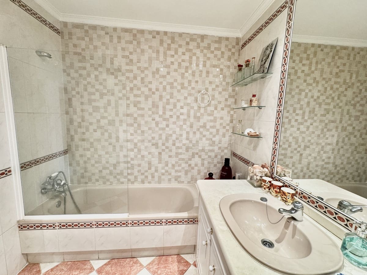 6 makuuhuone Huvila myytävänä paikassa San Pedro de Alcantara mukana uima-altaan - 2 400 000 € (Ref: 9541726)