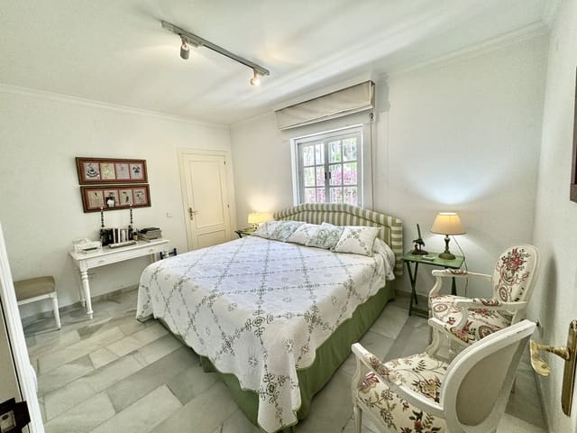 6 sovrum Villa till salu i San Pedro de Alcántara Pueblo, Marbella med pool - 2 400 000 € (Ref: 9541726)