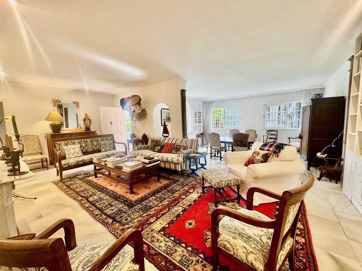 6 makuuhuone Huvila myytävänä paikassa San Pedro de Alcantara mukana uima-altaan - 2 400 000 € (Ref: 9541726)