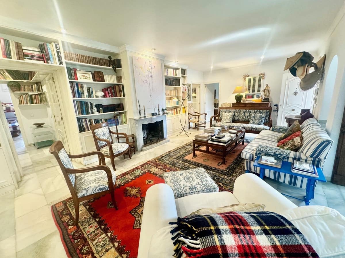 6 makuuhuone Huvila myytävänä paikassa San Pedro de Alcantara mukana uima-altaan - 2 400 000 € (Ref: 9541726)