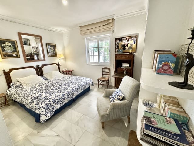 6 sovrum Villa till salu i San Pedro de Alcántara Pueblo, Marbella med pool - 2 400 000 € (Ref: 9541726)