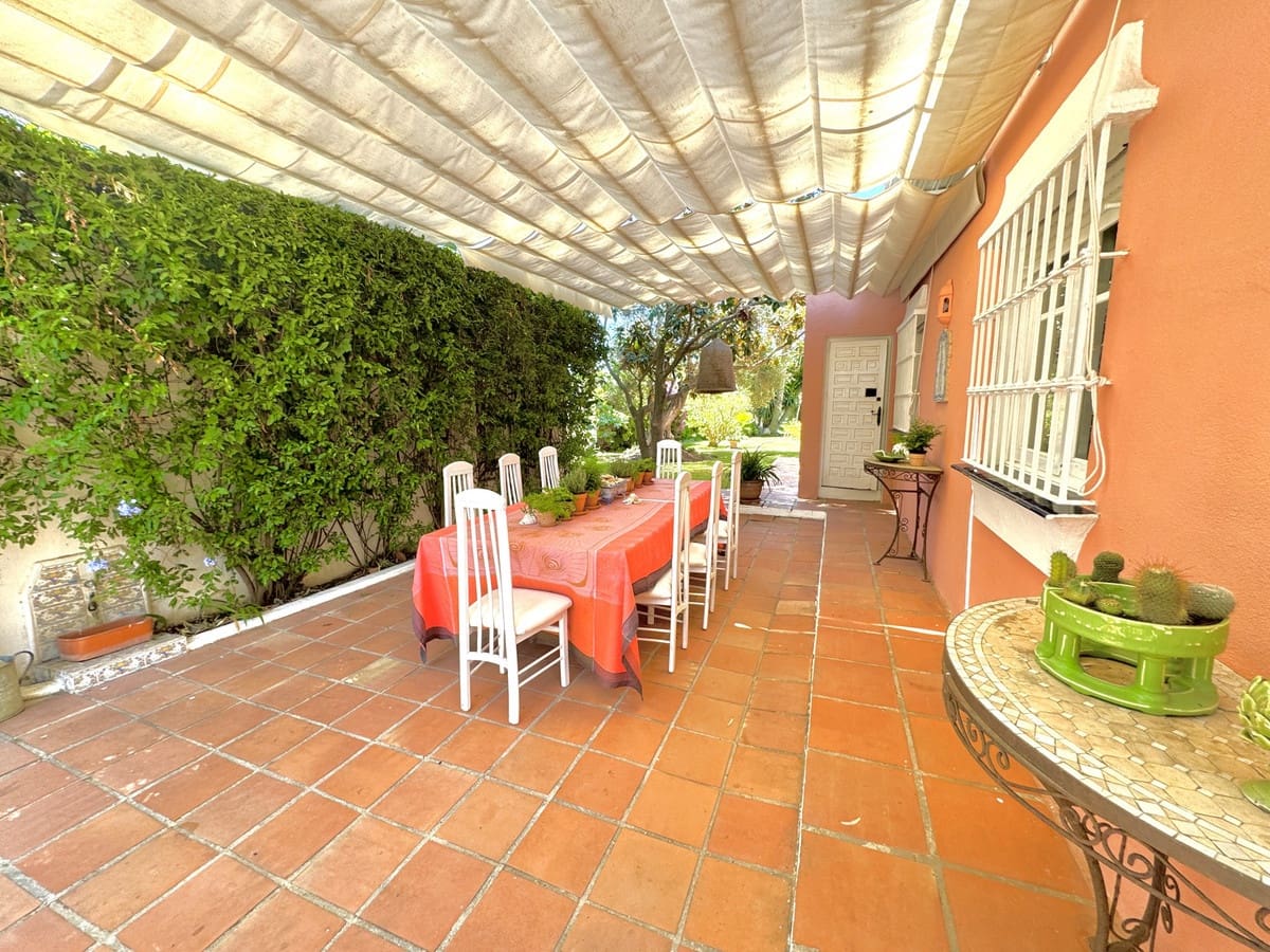 6 makuuhuone Huvila myytävänä paikassa San Pedro de Alcantara mukana uima-altaan - 2 400 000 € (Ref: 9541726)