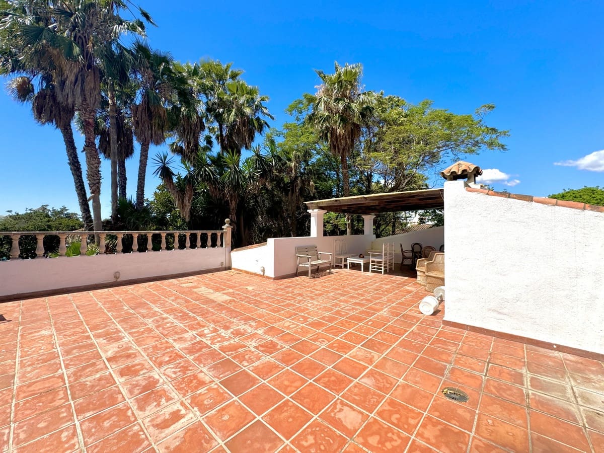 6 makuuhuone Huvila myytävänä paikassa San Pedro de Alcantara mukana uima-altaan - 2 400 000 € (Ref: 9541726)