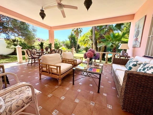 6 sovrum Villa till salu i San Pedro de Alcántara Pueblo, Marbella med pool - 2 400 000 € (Ref: 9541726)