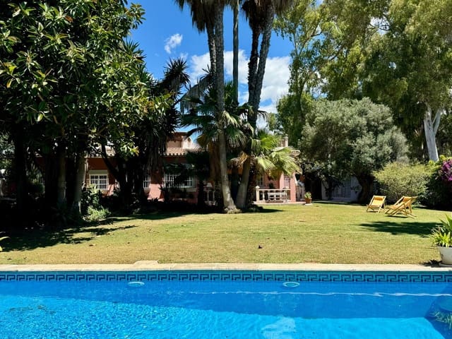 6 sovrum Villa till salu i San Pedro de Alcántara Pueblo, Marbella med pool - 2 400 000 € (Ref: 9541726)