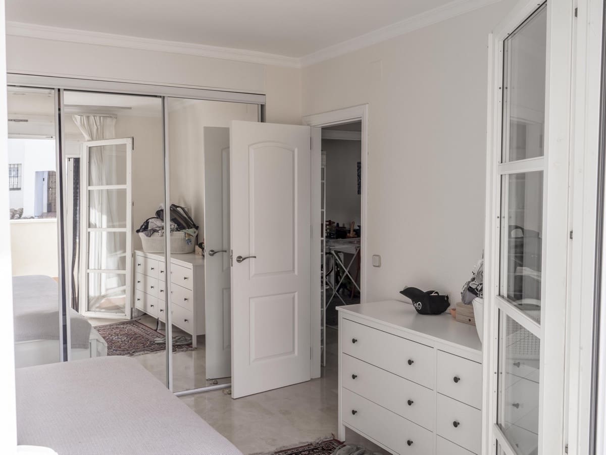 3 soveværelse Lejlighed til salg i El Paraiso med swimmingpool - € 347.000 (Ref: 9551961)