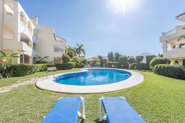 3 soveværelse Lejlighed til salg i El Paraiso, Estepona med swimmingpool - € 347.000 (Ref: 9551961)
