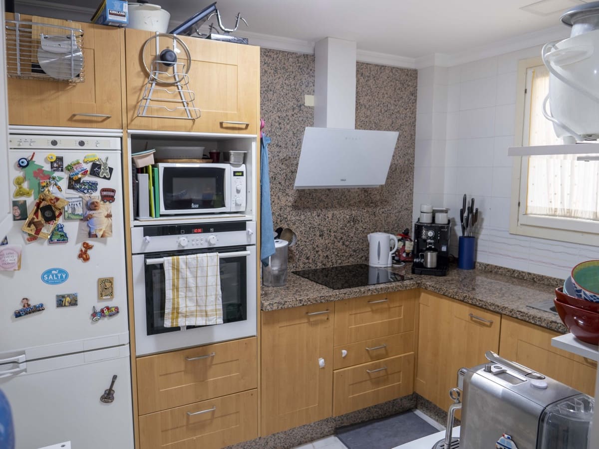 3 soveværelse Lejlighed til salg i El Paraiso med swimmingpool - € 347.000 (Ref: 9551961)