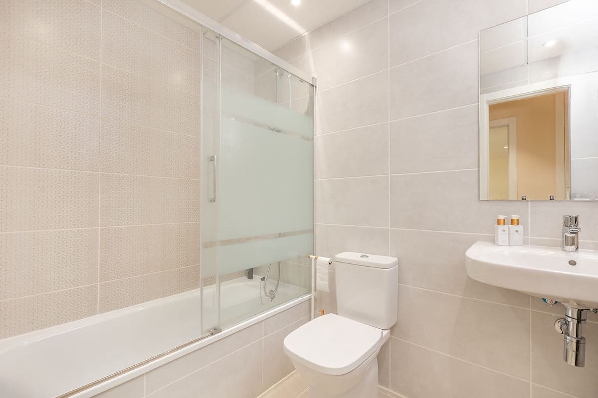 2 quarto Apartamento para venda em Estepona com piscina - 460 000 € (Ref: 9551962)