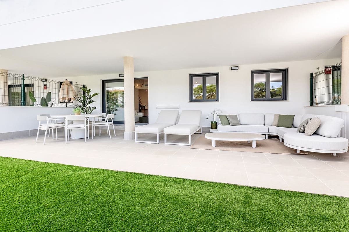 2 quarto Apartamento para venda em Estepona com piscina - 460 000 € (Ref: 9551962)