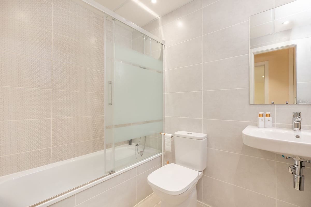 2 slaapkamer Appartement te koop in Estepona met zwembad - € 460.000 (Ref: 9551962)