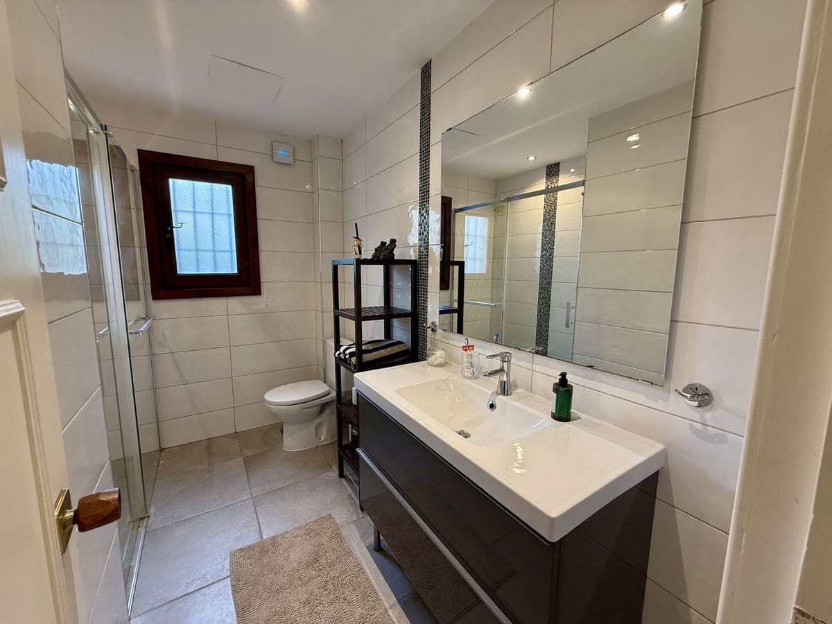 Apartamento de 3 habitaciones en Nueva Andalucia en venta con piscina - 499.000 € (Ref: 9551963)