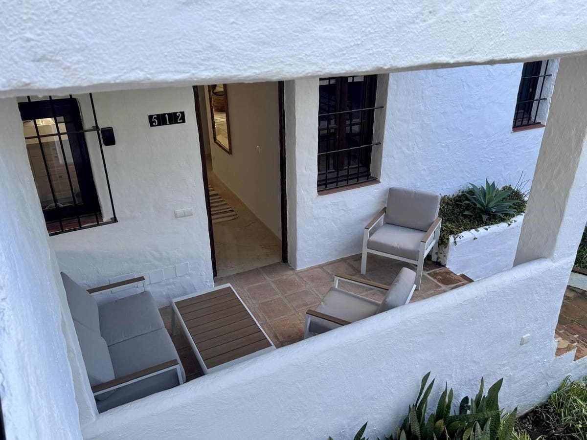 Apartamento de 3 habitaciones en Nueva Andalucia en venta con piscina - 499.000 € (Ref: 9551963)