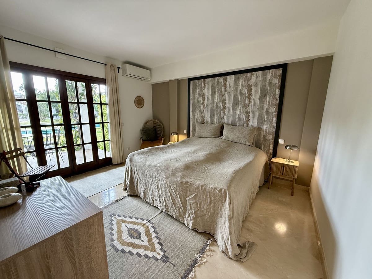 Apartamento de 3 habitaciones en Nueva Andalucia en venta con piscina - 499.000 € (Ref: 9551963)