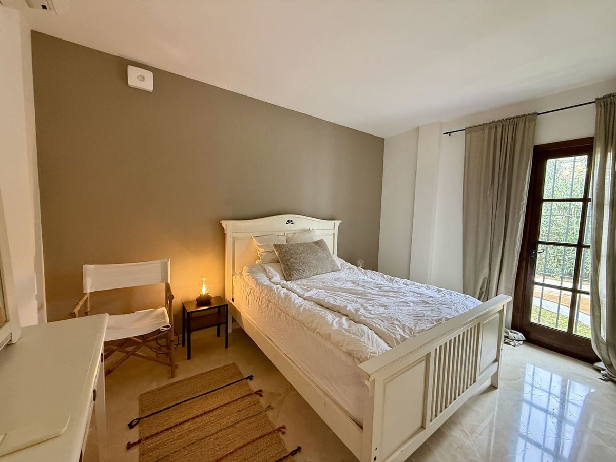 Apartamento de 3 habitaciones en Nueva Andalucia en venta con piscina - 499.000 € (Ref: 9551963)