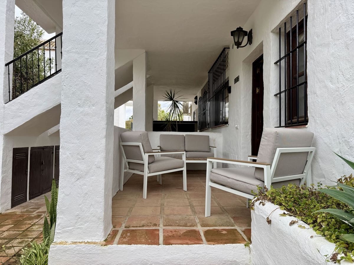 Apartamento de 3 habitaciones en Nueva Andalucia en venta con piscina - 499.000 € (Ref: 9551963)