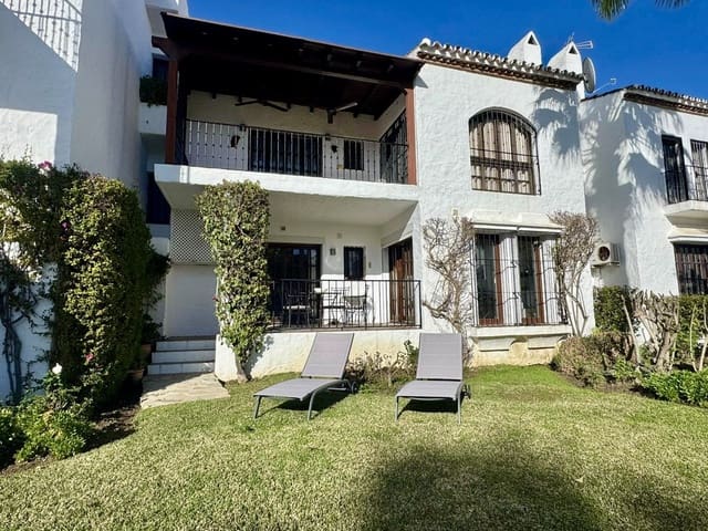 Apartamento de 3 habitaciones en Puerto Banus, Marbella en venta con piscina - 499.000 € (Ref: 9551963)