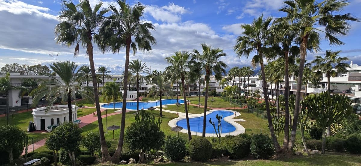 2 quarto Apartamento para venda em Nueva Andalucia com piscina - 450 000 € (Ref: 9551964)