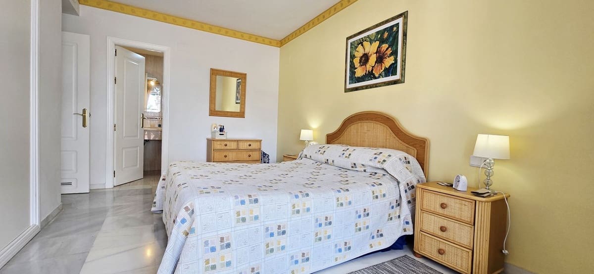 2 quarto Apartamento para venda em Nueva Andalucia com piscina - 450 000 € (Ref: 9551964)