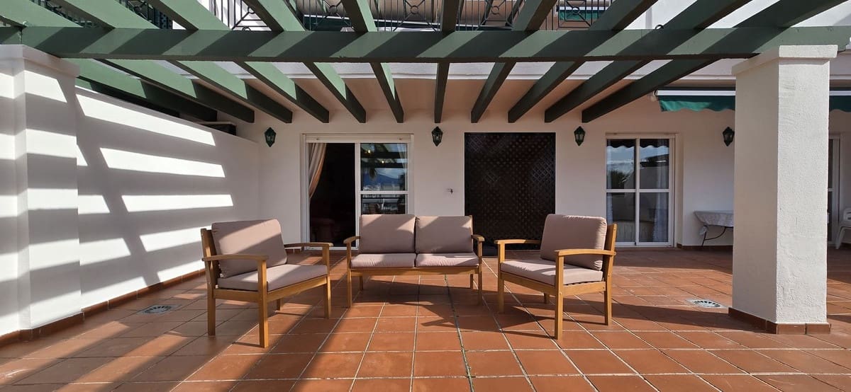 2 quarto Apartamento para venda em Nueva Andalucia com piscina - 450 000 € (Ref: 9551964)