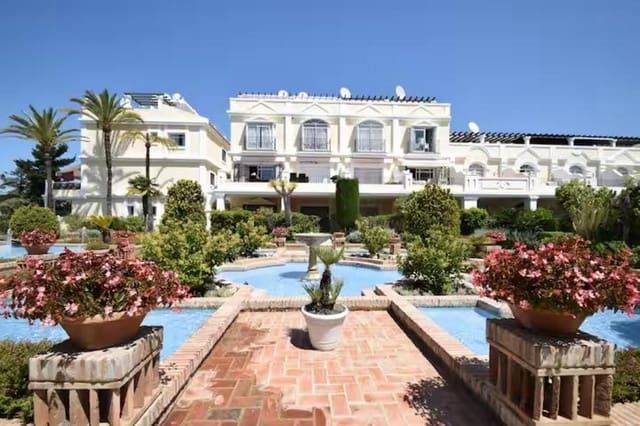 2 slaapkamer Appartement te koop in Aloha Golf, Marbella met zwembad - € 440.000 (Ref: 9551966)