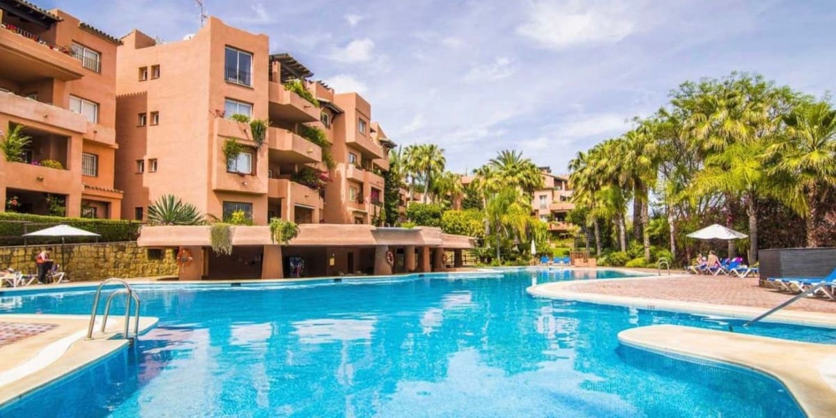 2 sovrum Lägenhet till salu i Golden Mile med pool - 845 000 € (Ref: 9556137)